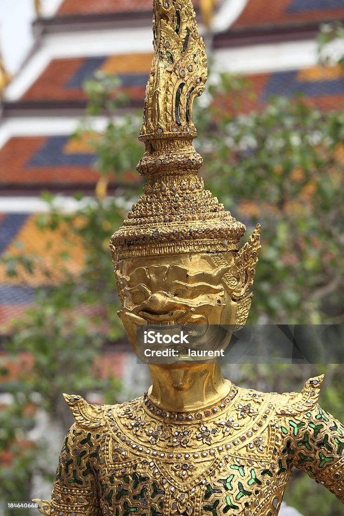 Statua dorata a Bangkok - Foto stock royalty-free di Architettura