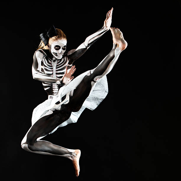 danza de los muertos - ballet dress studio shot costume fotografías e imágenes de stock
