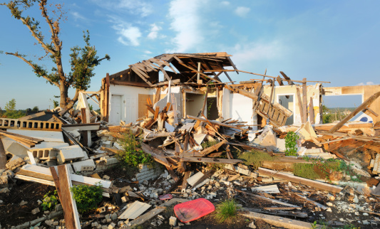 Casa destruidas por tornado photo