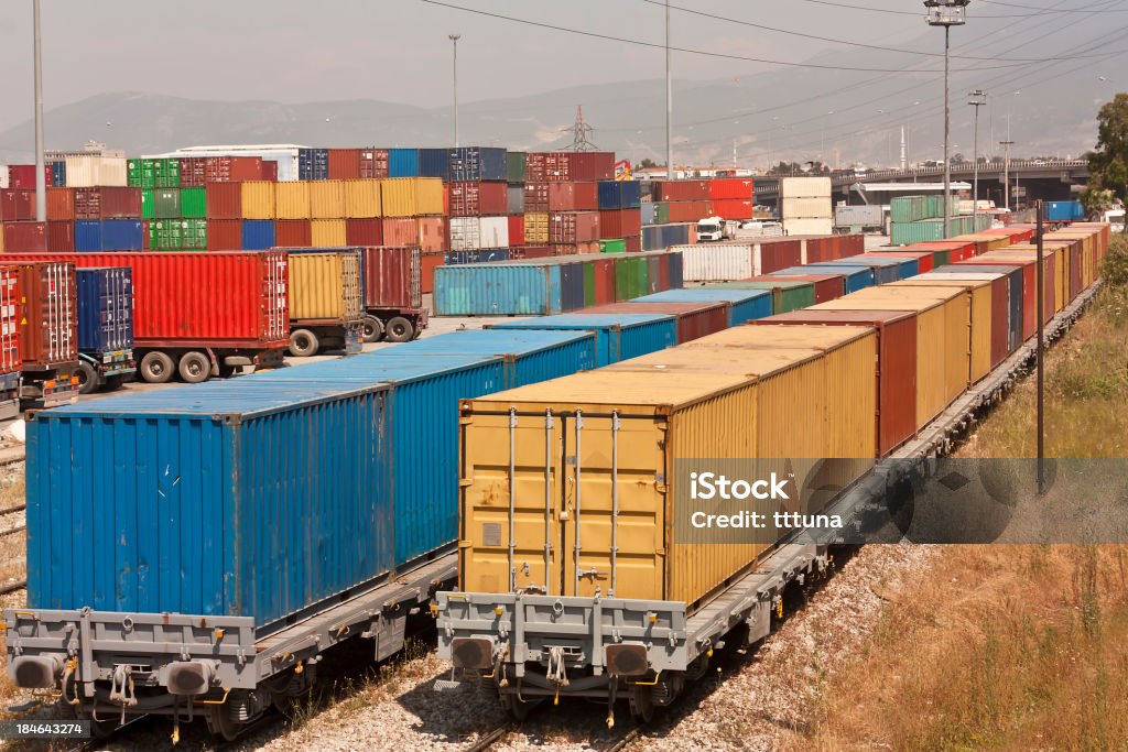 De comboios de transporte de carga e Contentores de Negócios Globais - Royalty-free Armazém de Distribuição Foto de stock