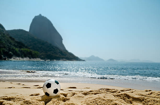 ビーチサッカー-リオデジャネイロ州 - beach football ストックフォトと画像