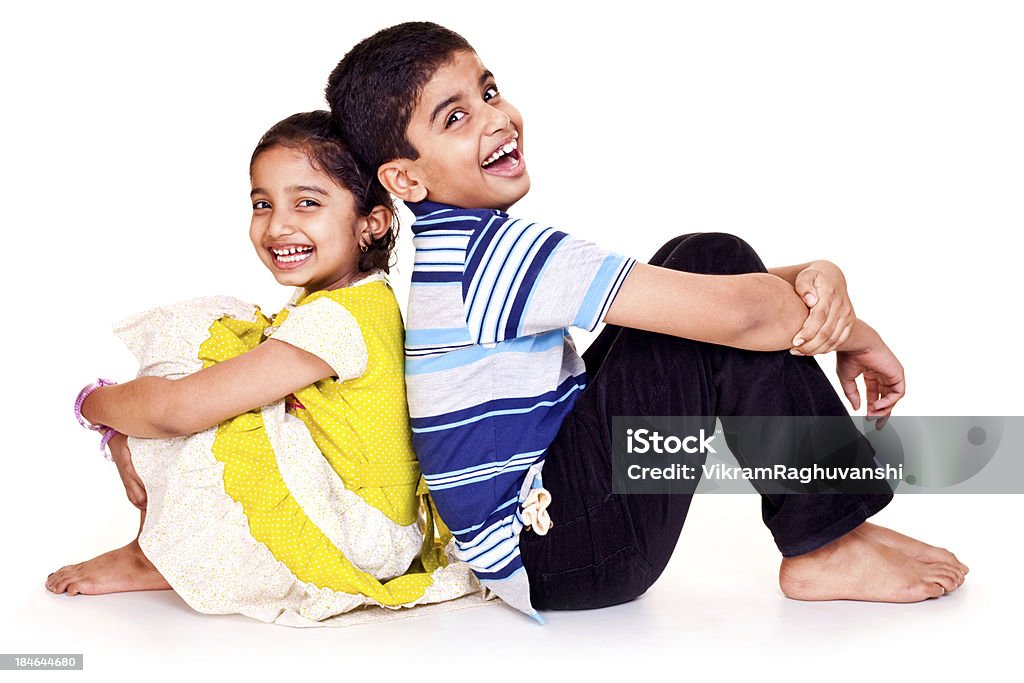 Retrato de alegre Indian Irmão e irmã isolada no branco " - Foto de stock de Criança royalty-free