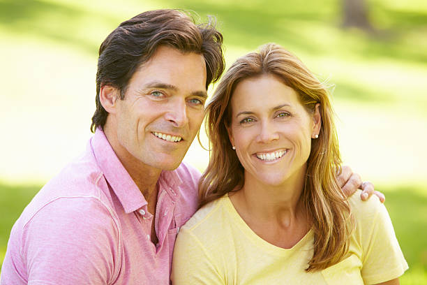 istock Couple outdoors 184646100