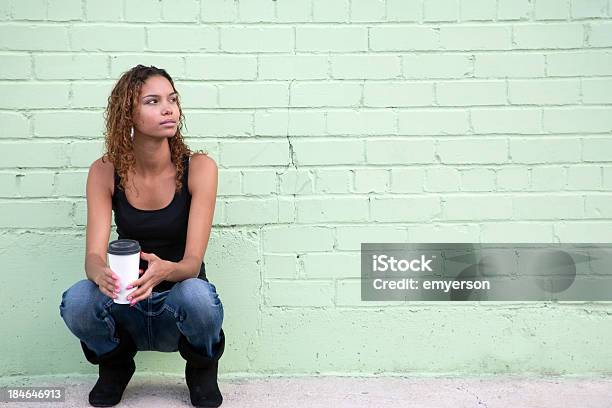 Foto de Jovem Ao Ar Livre e mais fotos de stock de 20 Anos - 20 Anos, Adulto, Afro-americano