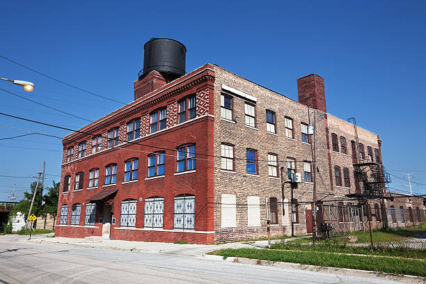 istock Old factory building in Washington Park, Chicago 184647256