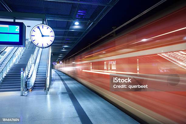 Bahnhof Mit Uhr Stockfoto und mehr Bilder von Uhr - Uhr, Eisenbahn, Bahnhof