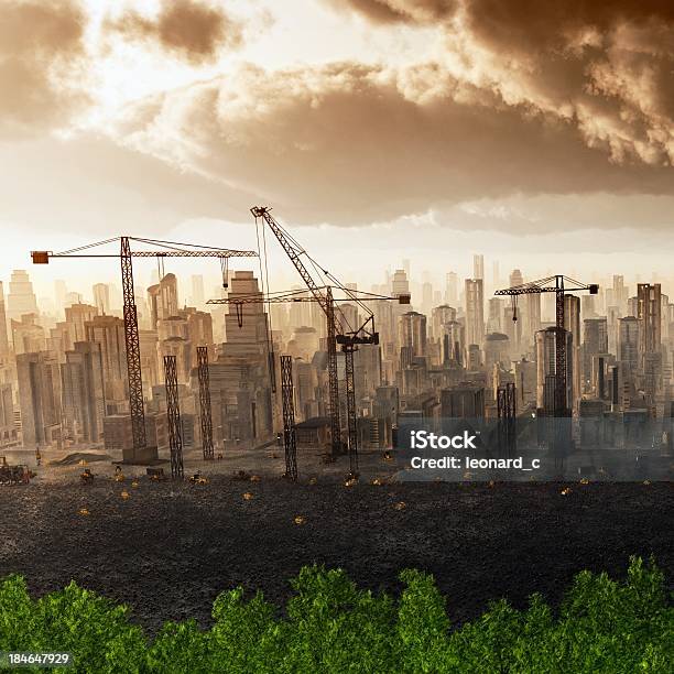 Urban Disboscamento - Fotografie stock e altre immagini di Città - Città, Disboscamento, Albero