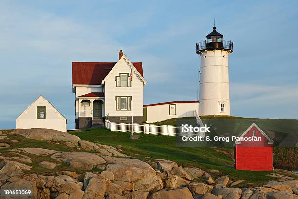 Nubble Маяк — стоковые фотографии и другие картинки Cape Neddick - Cape Neddick, Nubble Lighthouse, Архитектура