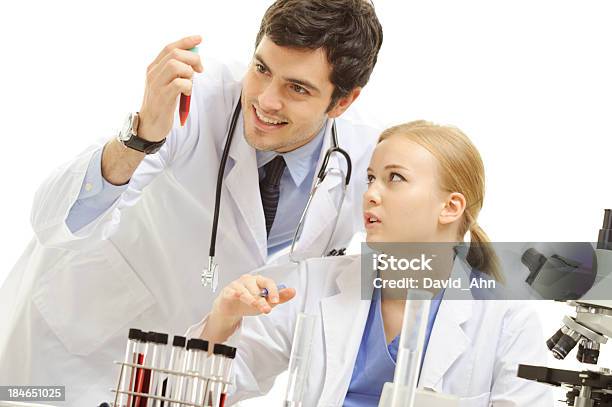 Medical Researchteam Stockfoto und mehr Bilder von Arbeiten - Arbeiten, Arzt, Berufliche Beschäftigung