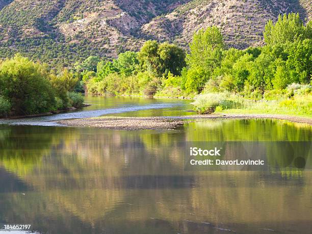 Река Rio Гранде — стоковые фотографии и другие картинки Taos Ski Valley - Taos Ski Valley, Нью-Мексико, Вода