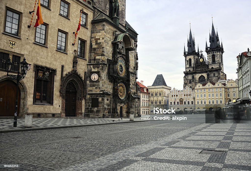 Praga Orloj no Old Town Square - Foto de stock de Antigo royalty-free