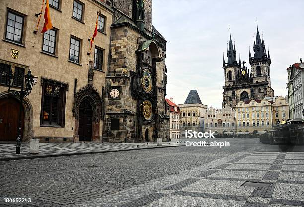 Foto de Praga Orloj No Old Town Square e mais fotos de stock de Antigo - Antigo, Arquitetura, Astronomia