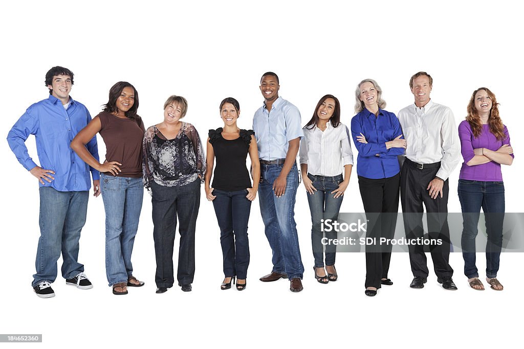 Felice gruppo di persone in fila, isolato su bianco - Foto stock royalty-free di In fila