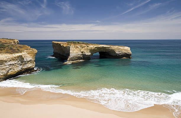 лондонский мост - london arch great ocean road cliff australia стоковые фото и изображения