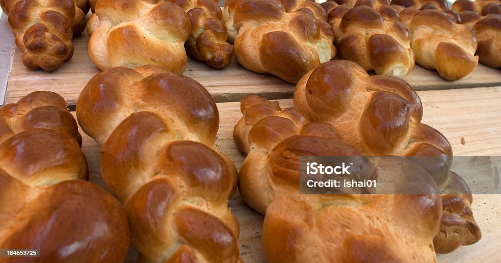 Świeży chleb Chałka - Zbiór zdjęć royalty-free (Bochenek chleba)