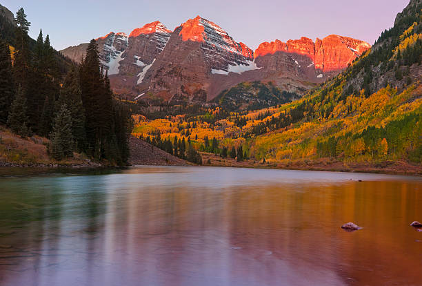 istock Dawn at the Maroon Bells in Fall Panorama 184654152