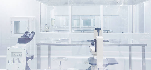 sala limpia en los análisis de laboratorio - pharmaceutical factory healthcare and medicine industry laboratory fotografías e imágenes de stock