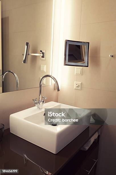 Foto de Banheiro De Luxo e mais fotos de stock de Apartamento - Apartamento, Arquitetura, Arte Deco