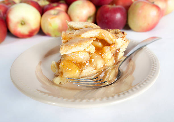 pastel de manzana - red delicious apple apple pie baking holiday fotografías e imágenes de stock