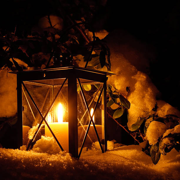 caldo a lume di candela - warmes licht foto e immagini stock