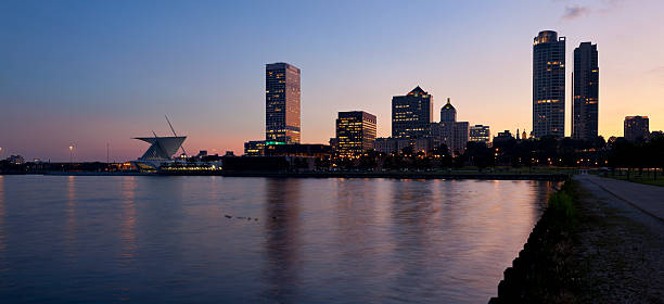 istock Panoramic View of Milwaukee at Dusk 184659151