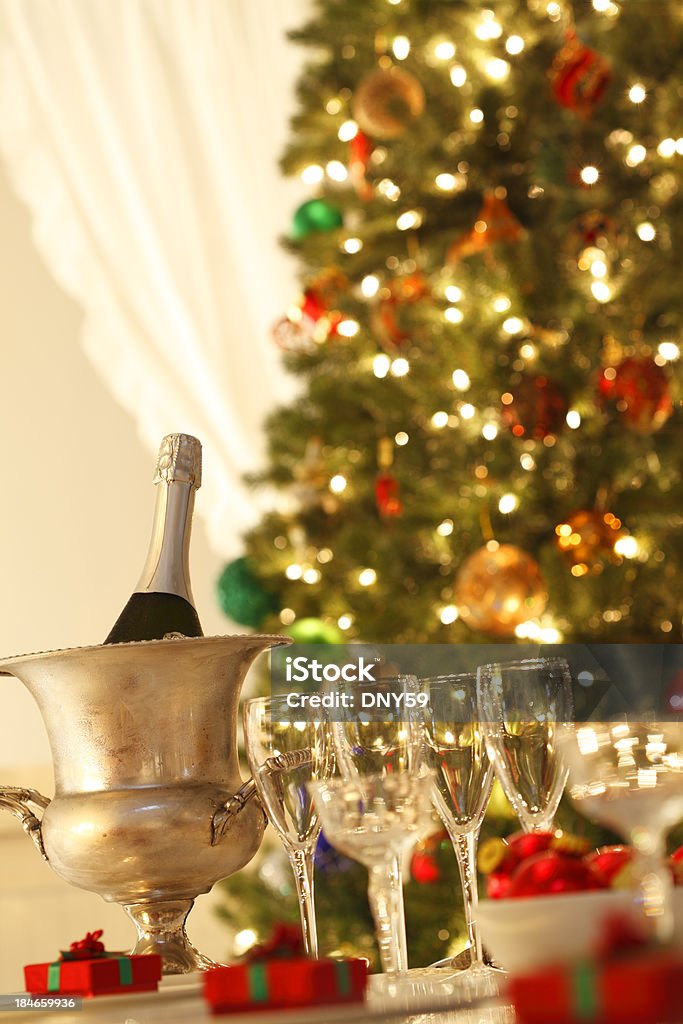 Рождество шампанское - Стоковые фото Бутылка роялти-фри