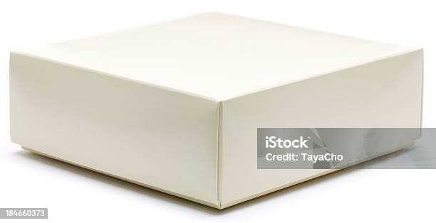 Crema Caja De Regalo Foto de stock y más banco de imágenes de Beige - Beige, Caja, Caja de regalo