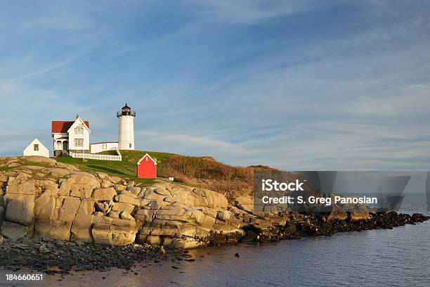 Foto de Farol De Nubble e mais fotos de stock de Arquitetura - Arquitetura, Cabo Neddick, Destino turístico