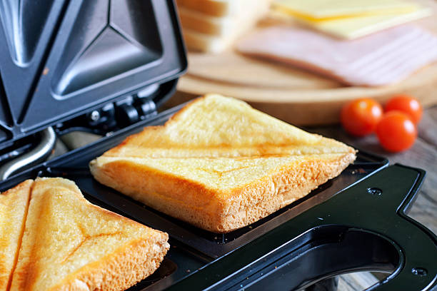 istock Sandwich toaster with toast 184689899
