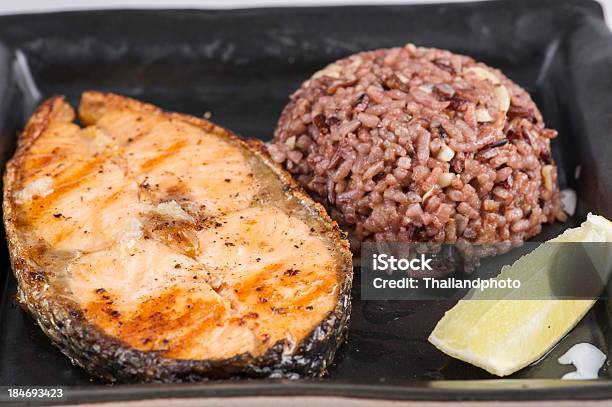 Salmón Arroz Salvaje Foto de stock y más banco de imágenes de Aceite de pescado - Aceite de pescado, Aceite para cocinar, Alimento