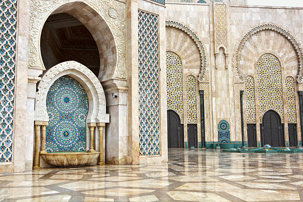 dettaglio della moschea di hassan ii a casablanca, marocco - moschea hassan ii foto e immagini stock