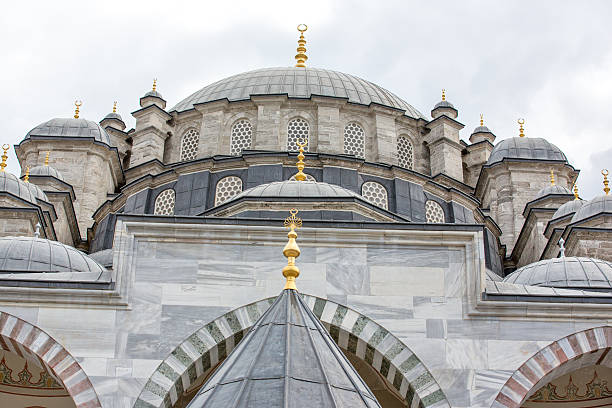 istock Blue Mosque door detail 184712570