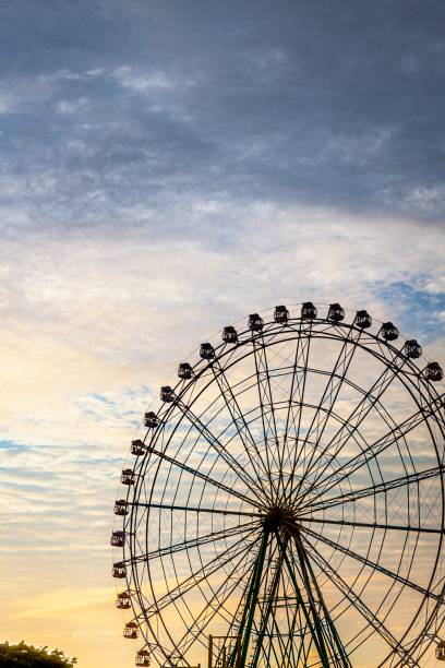 istock Ferris wheel dyed by sunset 1847186968