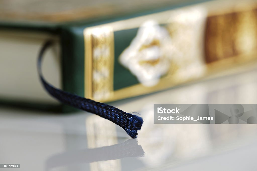 Изображение с Макро закладку в Коране - Стоковые фото Аллах роялти-фри