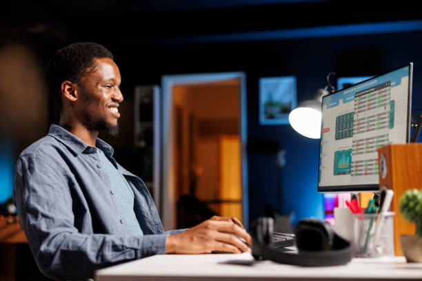 istock African american analyst evaluates capital funds trends 1847245742