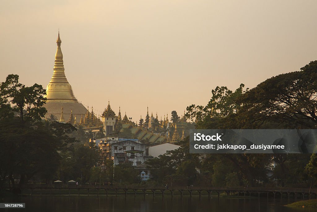 Shwedagon Pagode in Myanmar - Lizenzfrei Abenteuer Stock-Foto