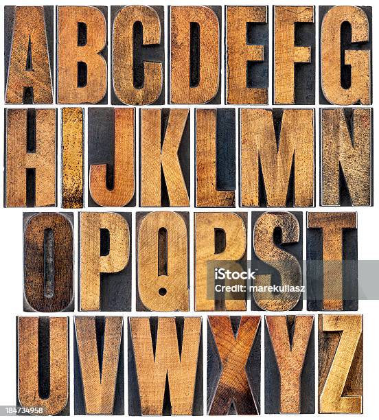 Alfabet W Drewniane Typu Vintage - zdjęcia stockowe i więcej obrazów Drewno - Tworzywo - Drewno - Tworzywo, Maszynopis, Druk wypukły