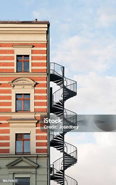Внешние Stairscase — стоковые фотографии и другие картинки Лестница - Лестница, Внешний вид здания, На открытом воздухе
