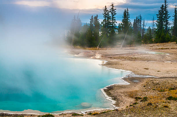 istock Black Pool - West Thumb Geyser Basin early morning 184744562