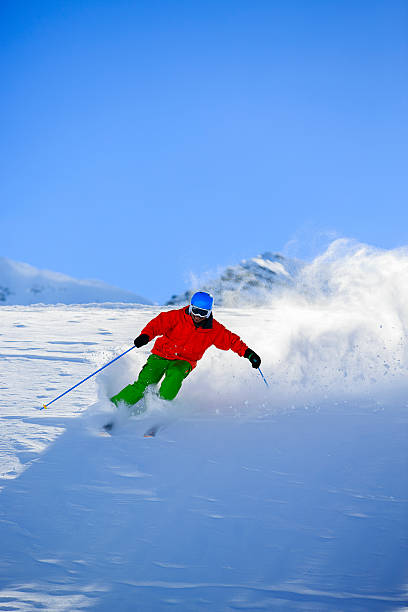 freeride em pó de neve fresca - austria european alps winter outdoors - fotografias e filmes do acervo
