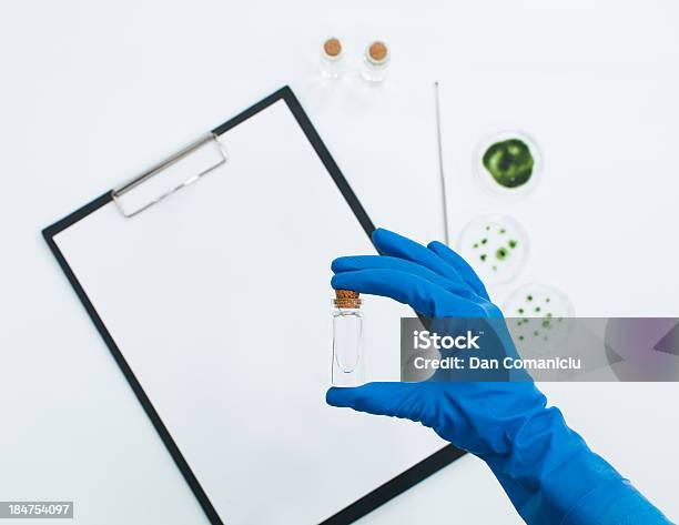 Foto de Fazer Anotações Sobre Substâncias Químicas E Biológicas e mais fotos de stock de Antibiotico