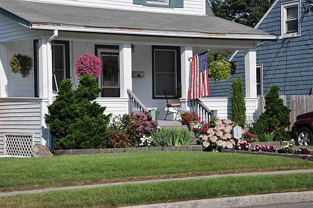 istock American Home Front Flowers Flag 184770406