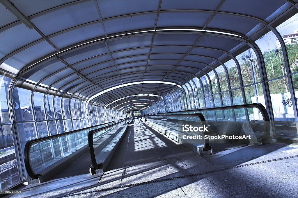 Túnel de acesso a uma estação ferroviária. - Royalty-free Acessibilidade Foto de stock
