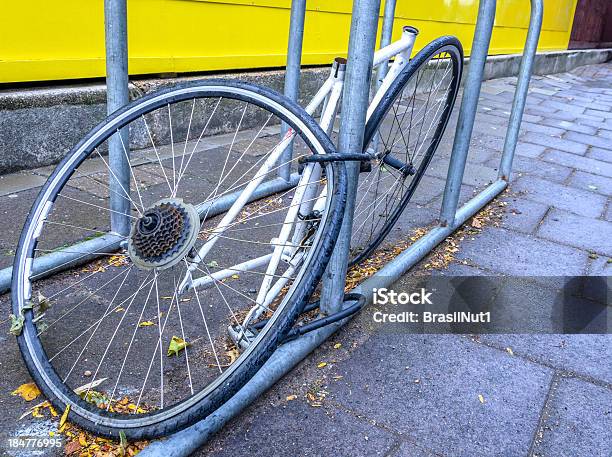 Roubado Partes De Bicicleta Em Londres - Fotografias de stock e mais imagens de Ao Ar Livre - Ao Ar Livre, Armação de Bicicleta, Atividade
