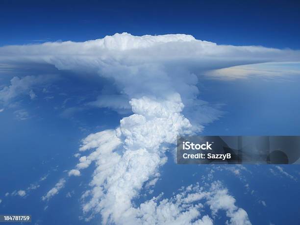 Aerial Wolkengebilde Von Gewitter Wolken Am Blauen Himmel Hintergrund Stockfoto und mehr Bilder von Bedeckter Himmel