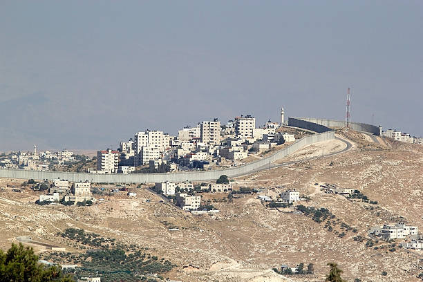 istock Israeli West Bank barrier 184783695