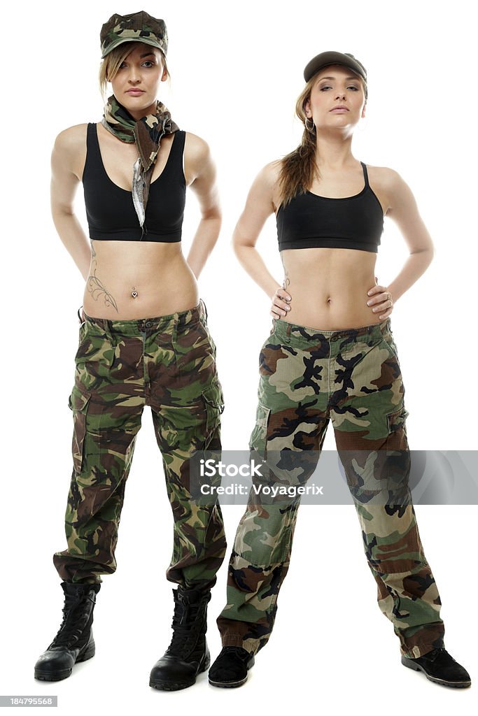 Dos mujeres en ropa militar, ejército niñas - Foto de stock de Adulto libre de derechos