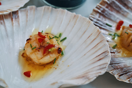 Scallops with Chili and Dill