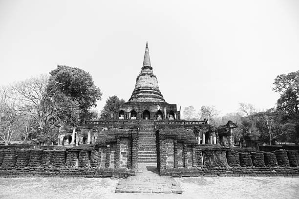 istock Wat Chang Lom, Suklothai, Thailand 184808507