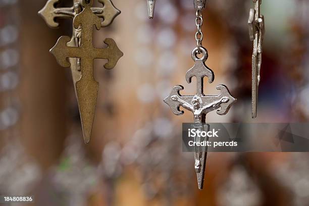 Crucifixes - Fotografias de stock e mais imagens de Banca de Mercado - Banca de Mercado, Caminho de Santiago, Catolicismo